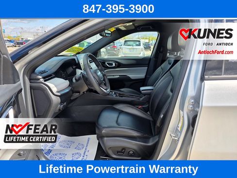Used 2025 Jeep Compass Limited AWD/4WD image 14