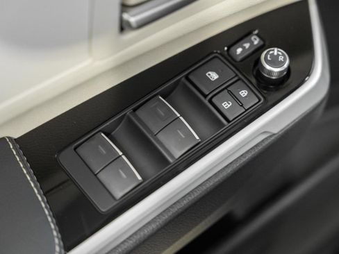 New 2026 Toyota Sienna Platinum AWD/4WD image 40