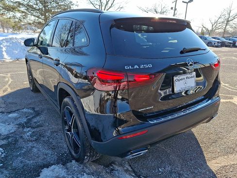 Used 2026 Mercedes-Benz GLA 250 4MATIC image 4