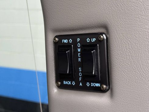 Used 2010 Chevrolet Express 2500 Extended w/ Preferred Equipment Group image 15