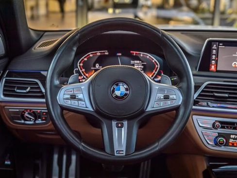 Used 2020 BMW 740i xDrive w/ M Sport Package image 28