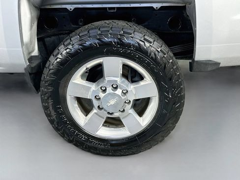 Used 2019 Chevrolet Silverado 2500 W/T AWD/4WD image 34