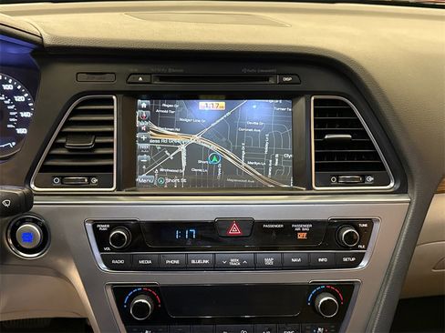 Used 2015 Hyundai Sonata Limited w/ Option Group 06 image 15