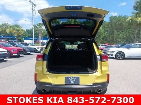 Used 2023 Chevrolet TrailBlazer RS w/ Sun and Liftgate Package AWD/4WD image 28