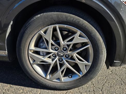 Used 2025 Genesis GV70 2.5T AWD/4WD image 9