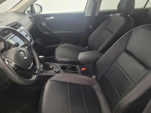 Used 2021 Volkswagen Tiguan SE image 17
