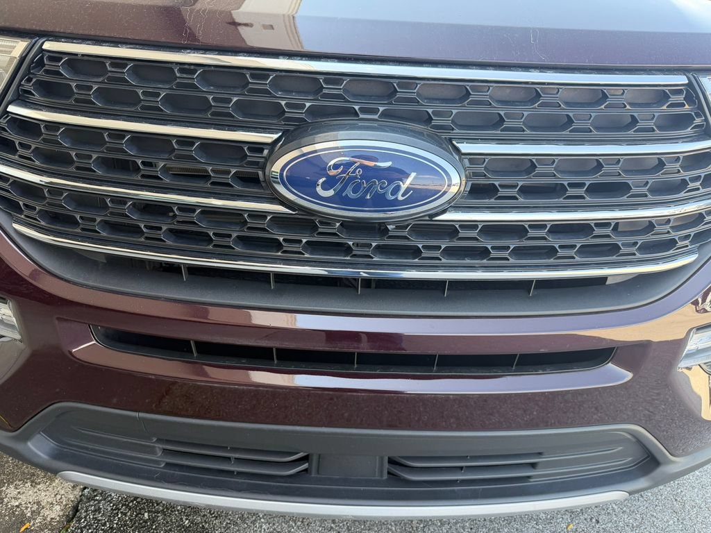 Used 2023 Ford Explorer XLT w/ Equipment Group 202A AWD/4WD image 26