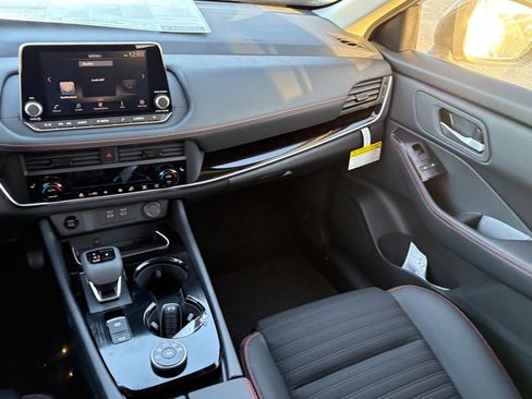 New 2026 Nissan Rogue SV image 12