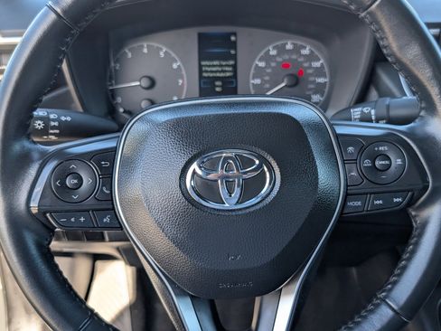 Used 2025 Toyota Corolla SE image 18