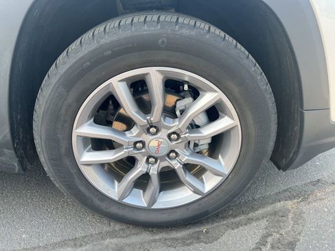 Certified 2022 GMC Terrain SLT w/ Infotainment Package II image 22