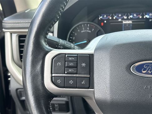 Used 2022 Ford Expedition XLT AWD/4WD image 18