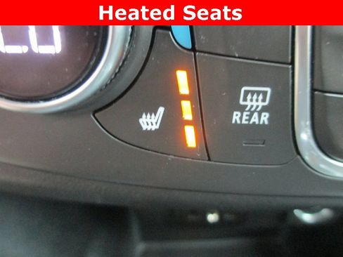 Used 2019 Chevrolet Traverse LT image 14