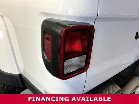 Used 2023 Jeep Gladiator Sport AWD/4WD image 23
