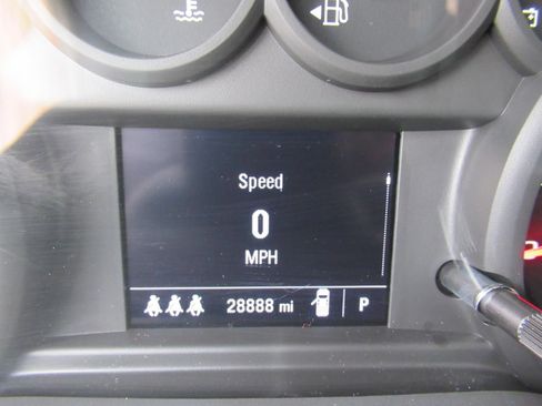 Used 2024 Chevrolet Silverado 1500 Custom Trail Boss AWD/4WD image 27