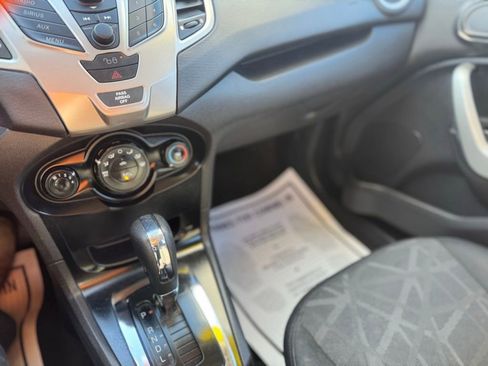 Used 2011 Ford Fiesta SE w/ 202A Rapid Spec Order Code image 28