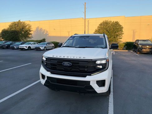 Used 2025 Ford Expedition Max Active image 11