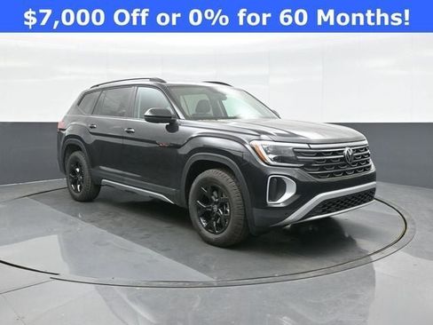New 2026 Volkswagen Atlas Peak Edition image 1