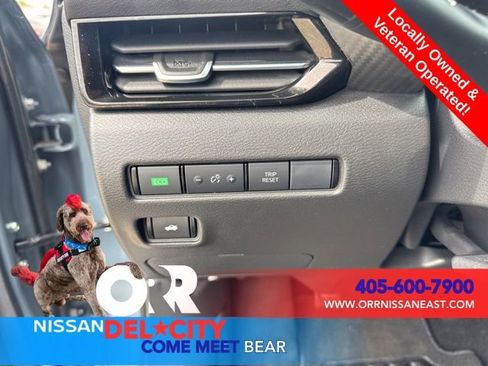 Used 2025 Nissan Sentra SR w/ SR Premium Package FWD image 21