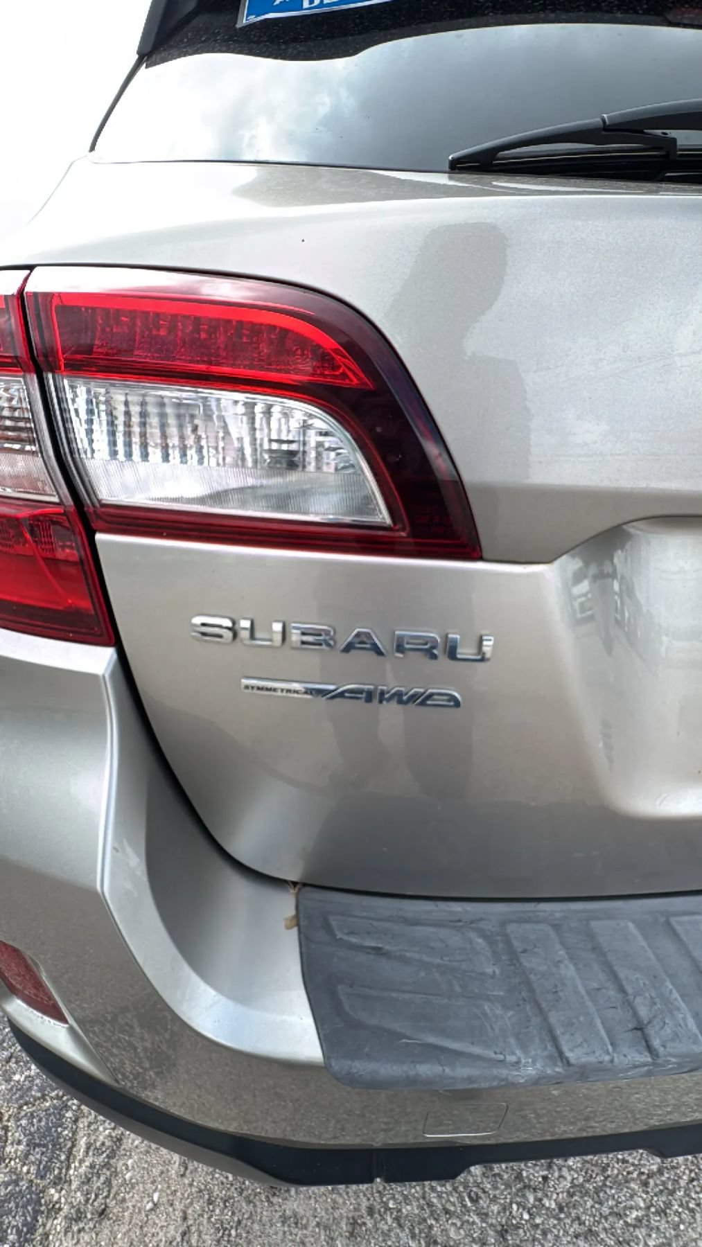 Used 2016 Subaru Outback 3.6R Limited AWD/4WD image 25