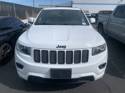 Used 2015 Jeep Grand Cherokee Altitude image 3