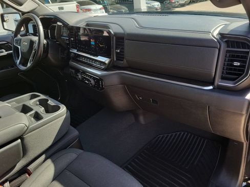 Used 2025 Chevrolet Silverado 1500 LT RWD image 27