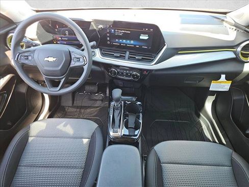 New 2026 Chevrolet Trax LT w/ LPO, Blackout Package image 15