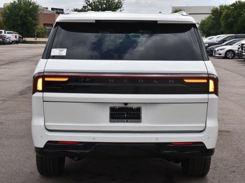 New 2026 Lincoln Navigator L Reserve AWD/4WD image 8