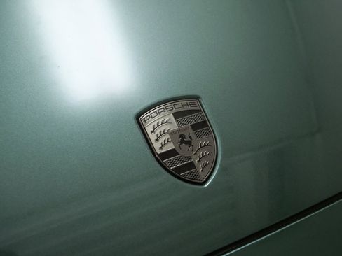 New 2025 Porsche Cayenne Turbo image 21