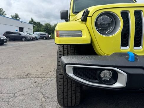 Used 2023 Jeep Wrangler Unlimited Sahara w/ Cold Weather Group AWD/4WD image 11