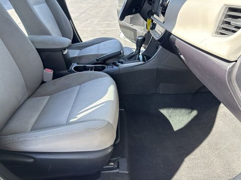 Used 2016 Toyota Corolla LE FWD image 33
