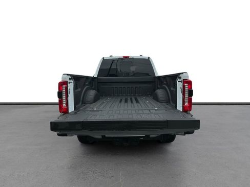 Used 2025 Ford F250 Lariat w/ Chrome Package image 24
