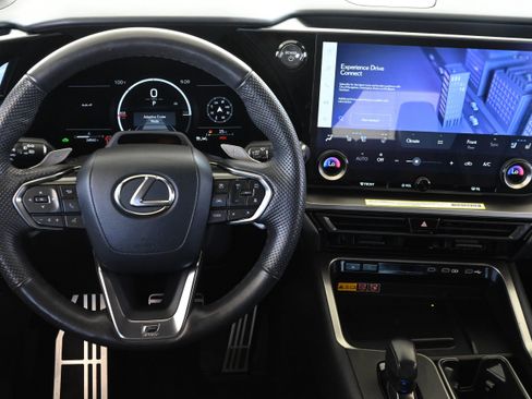 Used 2024 Lexus TX 500h AWD w/ Technology Package image 17