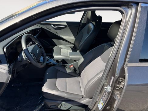 Used 2024 Kia Niro Wind w/ Wind Preserve Package FWD image 10