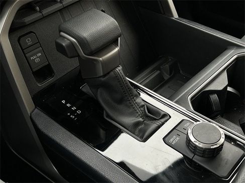 Used 2022 Toyota Tundra SR5 w/ Convenience Package image 17