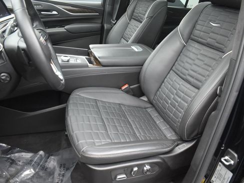 Certified 2023 Cadillac Escalade ESV Sport Platinum w/ LPO, ONYX Package image 14