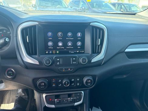 Used 2024 GMC Terrain SLT w/ Tech Package AWD/4WD image 14
