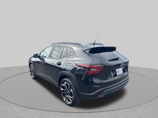 Used 2024 Chevrolet Trax RS w/ Sunroof Package FWD image 3