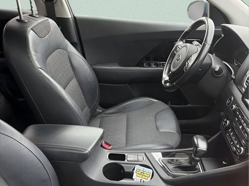 Used 2017 Kia Niro EX w/ Paint Protection Package image 9