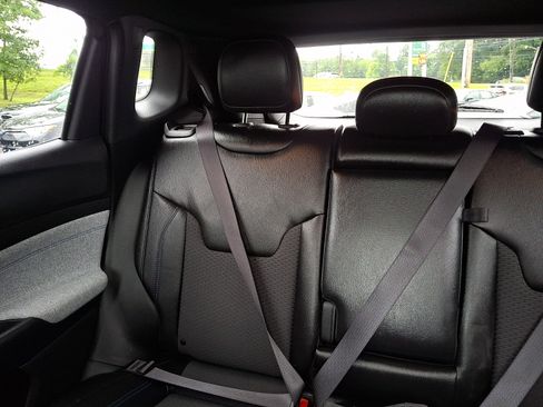 Used 2024 Jeep Compass Latitude w/ Sun and Sound Group AWD/4WD image 18