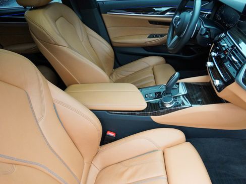 Certified 2023 BMW 530i w/ M Sport Package image 12