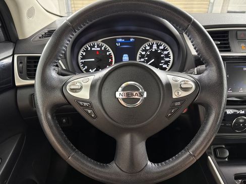 Used 2019 Nissan Sentra SV w/ Special Edition Package FWD image 14