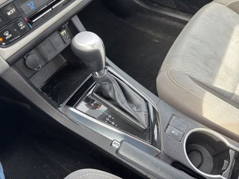 Used 2017 Toyota Corolla LE image 19