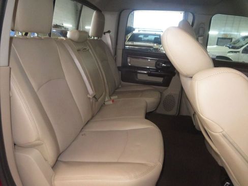 Used 2014 RAM 1500 Laramie w/ Convenience Group image 31