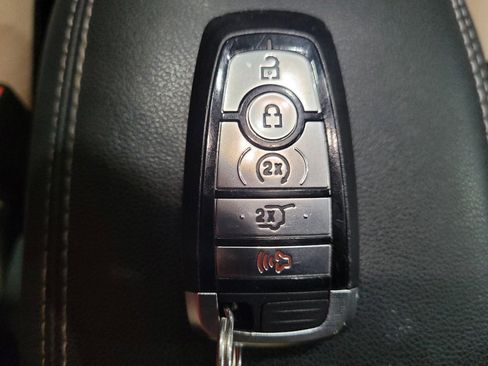 Used 2022 Ford Escape SE w/ Convenience Package AWD/4WD image 32