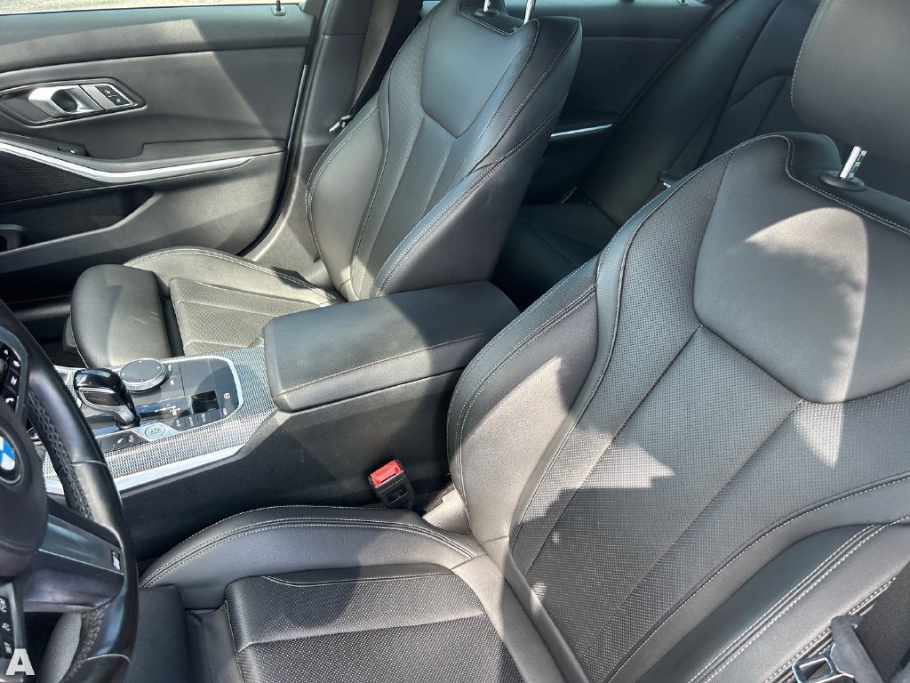 Used 2022 BMW 330i Sedan w/ M Sport Package RWD image 18