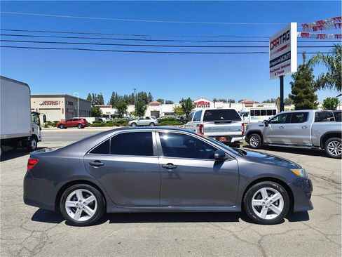 Used 2013 Toyota Camry SE FWD image 4