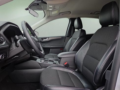 Certified 2025 Ford Escape SE FWD image 14