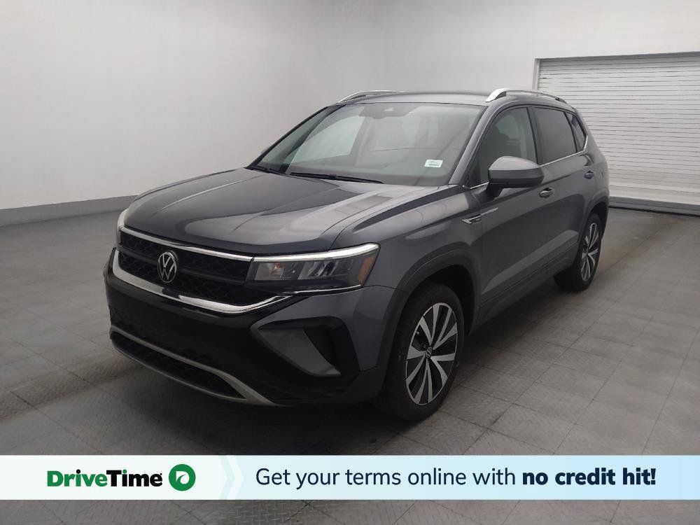 Used 2023 Volkswagen Taos SE FWD image 1
