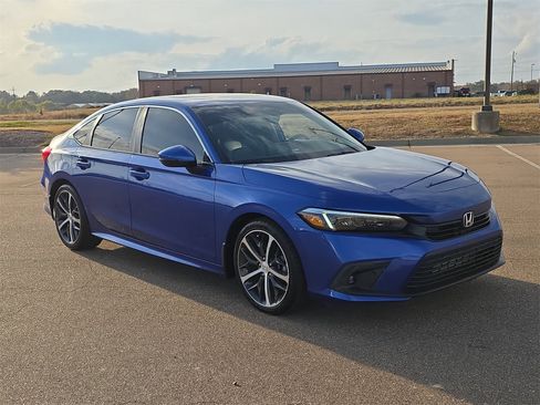 Used 2024 Honda Civic Touring image 2