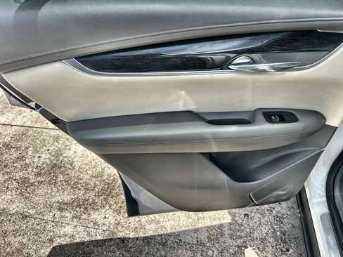Used 2021 Cadillac XT6 Premium Luxury FWD image 15
